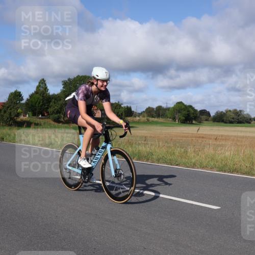 25.08.2024 - Elbe Triathlon Hamburg Fuchs,  Jonas http://msf.ph/oto/6847352 25.08.2024 09:51:27 Radfahren 266, 490, 265 meine-sportfotos.de