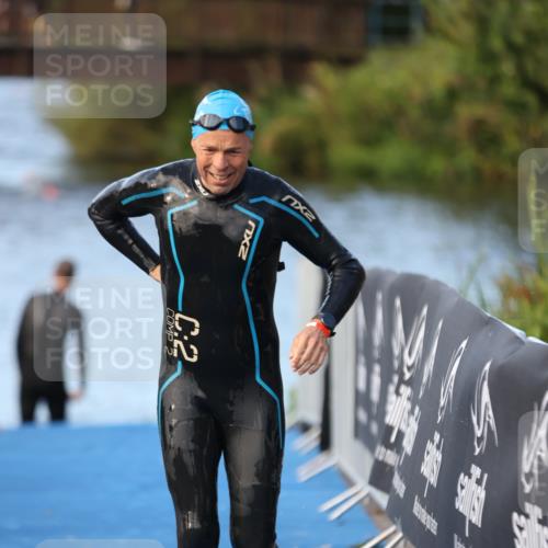 25.08.2024 - Elbe Triathlon Hamburg H.Heesch http://msf.ph/oto/6847354 25.08.2024 08:51:26 Schwimmen 163 meine-sportfotos.de
