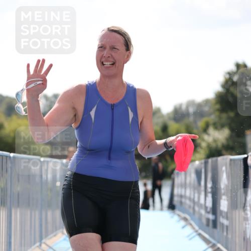 25.08.2024 - Elbe Triathlon Hamburg H.Heesch http://msf.ph/oto/6847358 25.08.2024 14:55:03 Schwimmen  meine-sportfotos.de