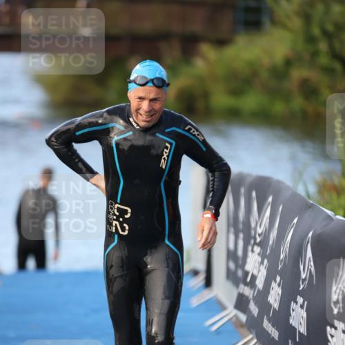 25.08.2024 - Elbe Triathlon Hamburg H.Heesch http://msf.ph/oto/6847368 25.08.2024 08:51:27 Schwimmen 163 meine-sportfotos.de