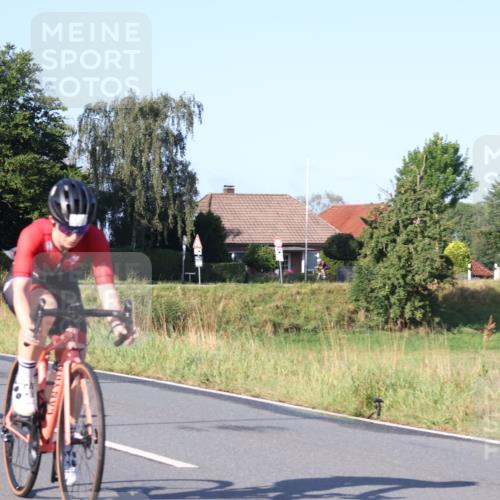 25.08.2024 - Elbe Triathlon Hamburg Fuchs,  Jonas http://msf.ph/oto/6847370 25.08.2024 09:09:21 Radfahren 142, 261, 121, 141, 46, 303 meine-sportfotos.de