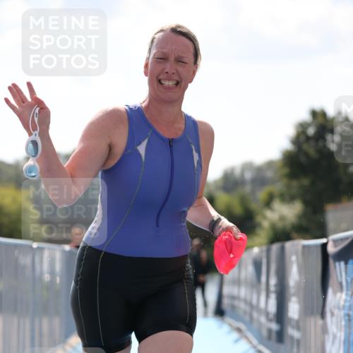 25.08.2024 - Elbe Triathlon Hamburg H.Heesch http://msf.ph/oto/6847373 25.08.2024 14:55:03 Schwimmen  meine-sportfotos.de
