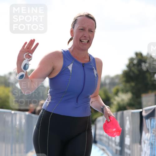 25.08.2024 - Elbe Triathlon Hamburg H.Heesch http://msf.ph/oto/6847383 25.08.2024 14:55:03 Schwimmen  meine-sportfotos.de