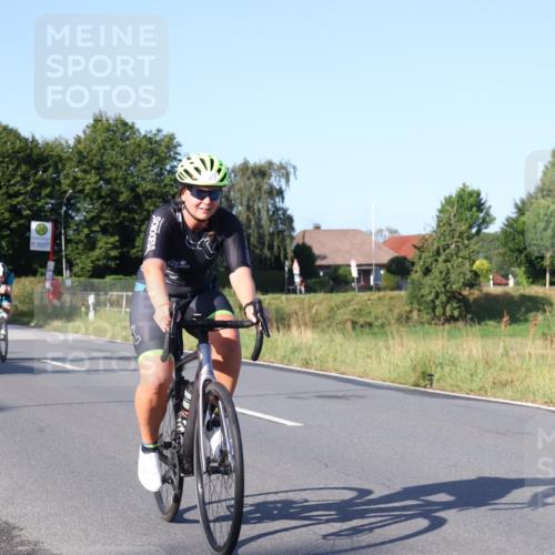 25.08.2024 - Elbe Triathlon Hamburg Fuchs,  Jonas http://msf.ph/oto/6847384 25.08.2024 09:09:22 Radfahren 261, 121, 141, 46, 303 meine-sportfotos.de