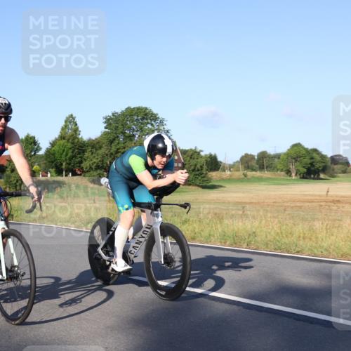 25.08.2024 - Elbe Triathlon Hamburg Fuchs,  Jonas http://msf.ph/oto/6847410 25.08.2024 09:09:24 Radfahren 261, 121, 141, 46, 303, 198 meine-sportfotos.de