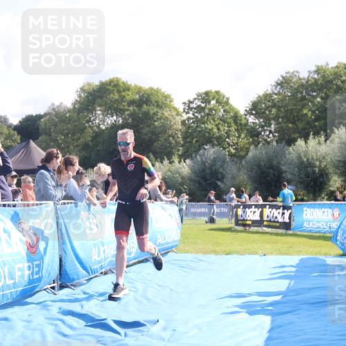 25.08.2024 - Elbe Triathlon Hamburg H.Heesch http://msf.ph/oto/6847421 25.08.2024 10:41:22 Ziel 53 meine-sportfotos.de