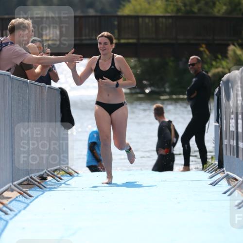 25.08.2024 - Elbe Triathlon Hamburg H.Heesch http://msf.ph/oto/6847430 25.08.2024 14:58:41 Schwimmen  meine-sportfotos.de
