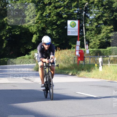 25.08.2024 - Elbe Triathlon Hamburg Fuchs,  Jonas http://msf.ph/oto/6847432 25.08.2024 09:09:29 Radfahren 303, 198, 186 meine-sportfotos.de
