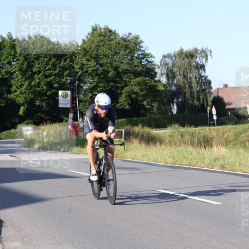 25.08.2024 - Elbe Triathlon Hamburg Fuchs,  Jonas http://msf.ph/oto/6847460 25.08.2024 09:09:29 Radfahren 303, 198, 186 meine-sportfotos.de