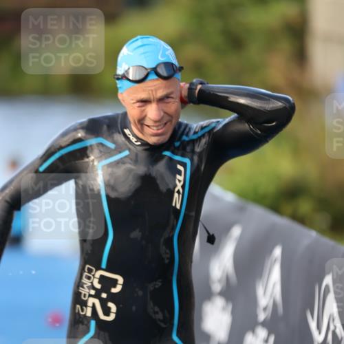 25.08.2024 - Elbe Triathlon Hamburg H.Heesch http://msf.ph/oto/6847490 25.08.2024 08:51:28 Schwimmen 163 meine-sportfotos.de