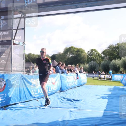 25.08.2024 - Elbe Triathlon Hamburg H.Heesch http://msf.ph/oto/6847497 25.08.2024 10:41:23 Ziel 53 meine-sportfotos.de