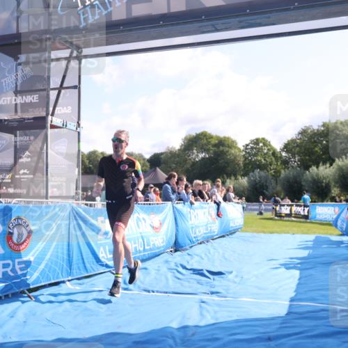 25.08.2024 - Elbe Triathlon Hamburg H.Heesch http://msf.ph/oto/6847511 25.08.2024 10:41:23 Ziel 53 meine-sportfotos.de