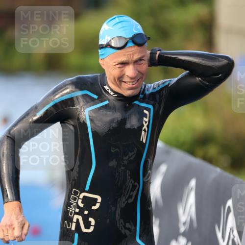 25.08.2024 - Elbe Triathlon Hamburg H.Heesch http://msf.ph/oto/6847516 25.08.2024 08:51:29 Schwimmen 163 meine-sportfotos.de