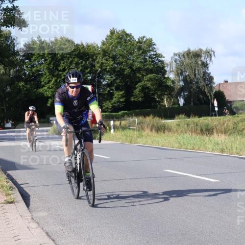 25.08.2024 - Elbe Triathlon Hamburg Fuchs,  Jonas http://msf.ph/oto/6847519 25.08.2024 09:51:52 Radfahren 477, 208, 331, 529, 126 meine-sportfotos.de