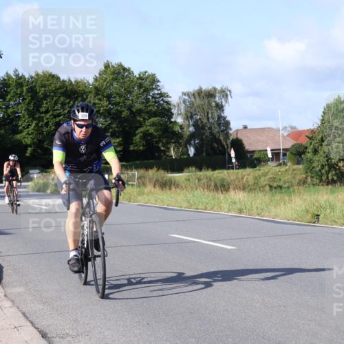 25.08.2024 - Elbe Triathlon Hamburg Fuchs,  Jonas http://msf.ph/oto/6847524 25.08.2024 09:51:52 Radfahren 477, 208, 331, 529, 126 meine-sportfotos.de