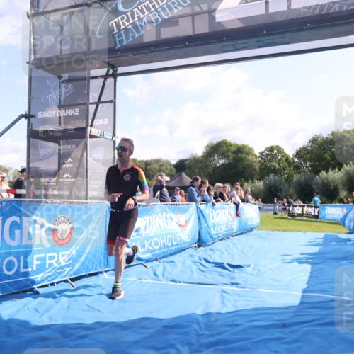 25.08.2024 - Elbe Triathlon Hamburg H.Heesch http://msf.ph/oto/6847528 25.08.2024 10:41:23 Ziel 53 meine-sportfotos.de
