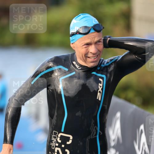 25.08.2024 - Elbe Triathlon Hamburg H.Heesch http://msf.ph/oto/6847533 25.08.2024 08:51:29 Schwimmen 163 meine-sportfotos.de