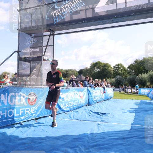25.08.2024 - Elbe Triathlon Hamburg H.Heesch http://msf.ph/oto/6847535 25.08.2024 10:41:23 Ziel 53 meine-sportfotos.de