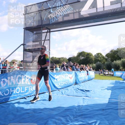 25.08.2024 - Elbe Triathlon Hamburg H.Heesch http://msf.ph/oto/6847551 25.08.2024 10:41:23 Ziel 53 meine-sportfotos.de