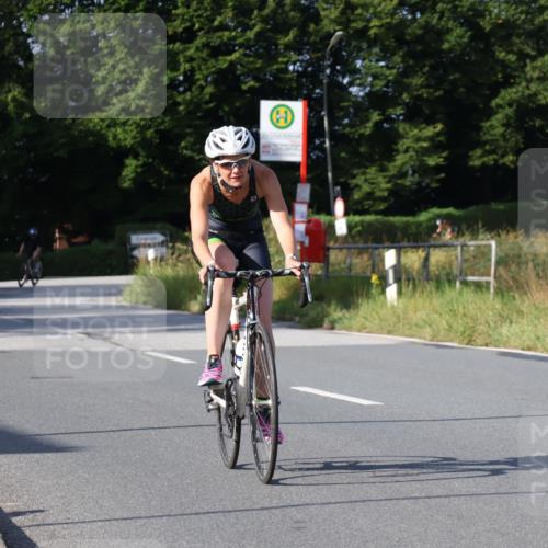 25.08.2024 - Elbe Triathlon Hamburg Fuchs,  Jonas http://msf.ph/oto/6847608 25.08.2024 09:51:57 Radfahren 331, 529, 126, 349 meine-sportfotos.de