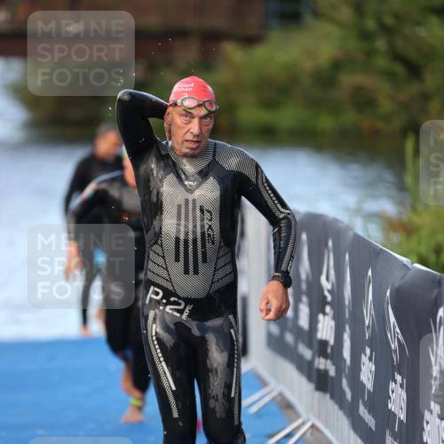 25.08.2024 - Elbe Triathlon Hamburg H.Heesch http://msf.ph/oto/6847617 25.08.2024 08:52:29 Schwimmen 128, 156 meine-sportfotos.de