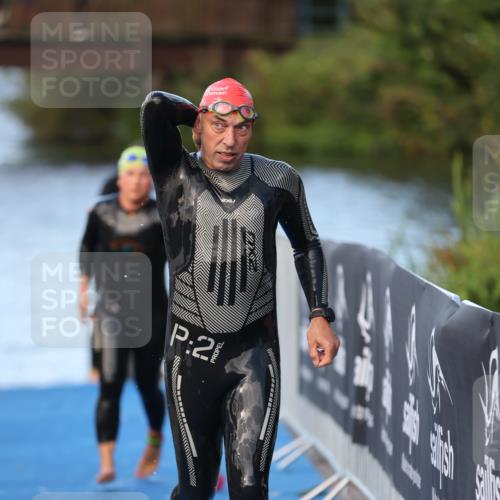 25.08.2024 - Elbe Triathlon Hamburg H.Heesch http://msf.ph/oto/6847643 25.08.2024 08:52:29 Schwimmen 128, 156 meine-sportfotos.de