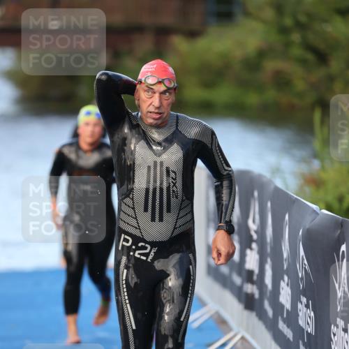 25.08.2024 - Elbe Triathlon Hamburg H.Heesch http://msf.ph/oto/6847651 25.08.2024 08:52:29 Schwimmen 128, 156 meine-sportfotos.de