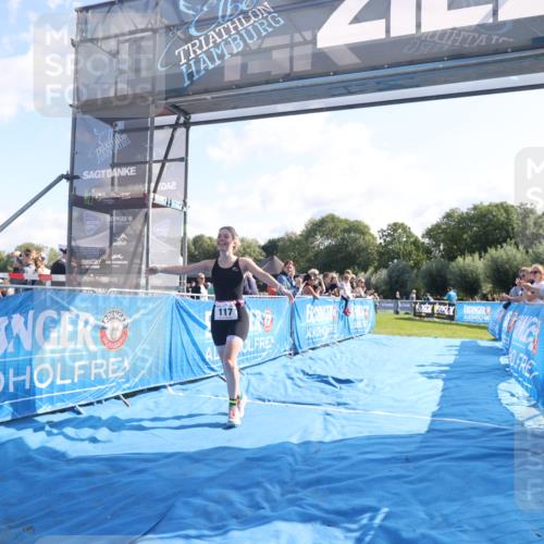 25.08.2024 - Elbe Triathlon Hamburg H.Heesch http://msf.ph/oto/6847662 25.08.2024 10:41:32 Ziel 117 meine-sportfotos.de