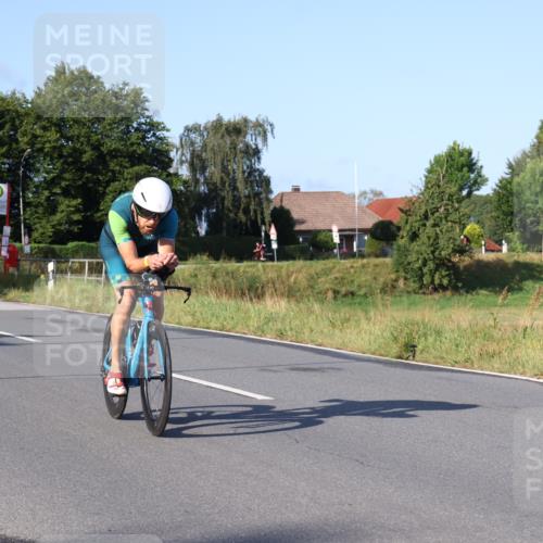 25.08.2024 - Elbe Triathlon Hamburg Fuchs,  Jonas http://msf.ph/oto/6847682 25.08.2024 09:09:59 Radfahren 45, 76, 202 meine-sportfotos.de