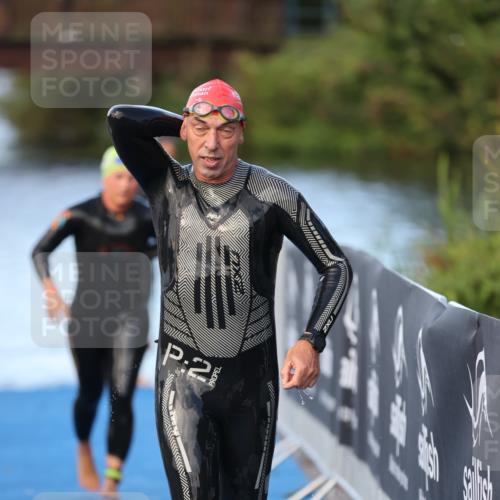 25.08.2024 - Elbe Triathlon Hamburg H.Heesch http://msf.ph/oto/6847684 25.08.2024 08:52:29 Schwimmen 128, 156 meine-sportfotos.de