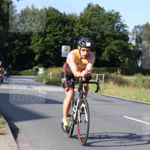 25.08.2024 - Elbe Triathlon Hamburg Fuchs,  Jonas http://msf.ph/oto/6847697 25.08.2024 09:10:00 Radfahren 45, 76, 202 meine-sportfotos.de