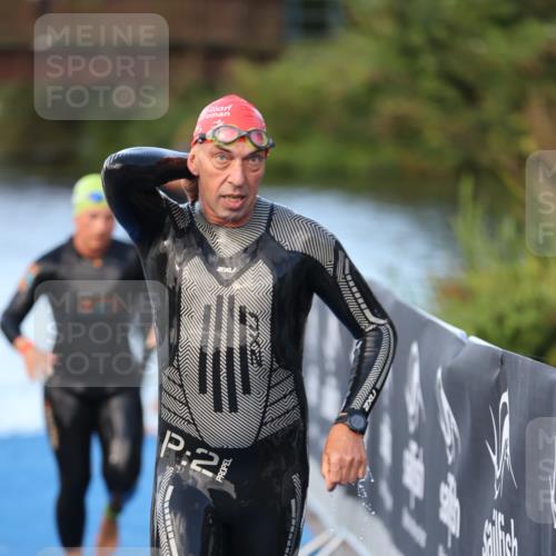 25.08.2024 - Elbe Triathlon Hamburg H.Heesch http://msf.ph/oto/6847698 25.08.2024 08:52:30 Schwimmen 128, 156 meine-sportfotos.de