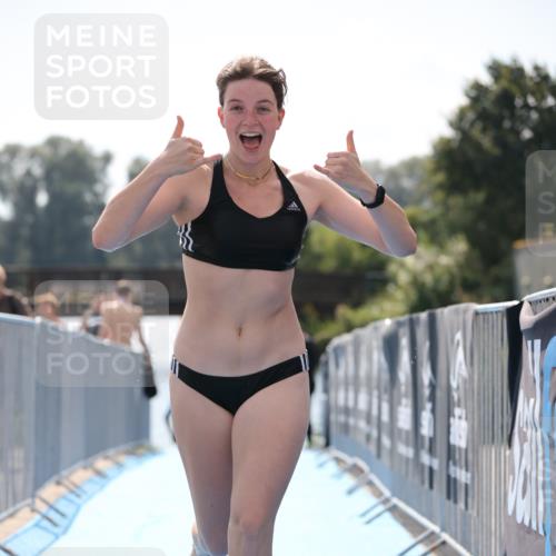 25.08.2024 - Elbe Triathlon Hamburg H.Heesch http://msf.ph/oto/6847699 25.08.2024 14:58:45 Schwimmen  meine-sportfotos.de