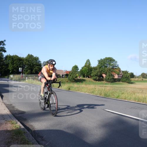 25.08.2024 - Elbe Triathlon Hamburg Fuchs,  Jonas http://msf.ph/oto/6847704 25.08.2024 09:10:00 Radfahren 45, 76, 202 meine-sportfotos.de