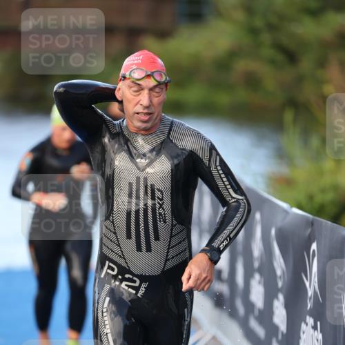 25.08.2024 - Elbe Triathlon Hamburg H.Heesch http://msf.ph/oto/6847713 25.08.2024 08:52:30 Schwimmen 128, 156 meine-sportfotos.de