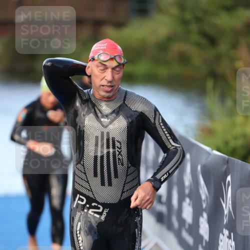 25.08.2024 - Elbe Triathlon Hamburg H.Heesch http://msf.ph/oto/6847726 25.08.2024 08:52:30 Schwimmen 128, 156 meine-sportfotos.de