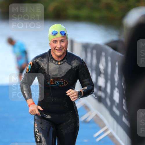 25.08.2024 - Elbe Triathlon Hamburg H.Heesch http://msf.ph/oto/6847753 25.08.2024 08:52:32 Schwimmen 128, 156 meine-sportfotos.de