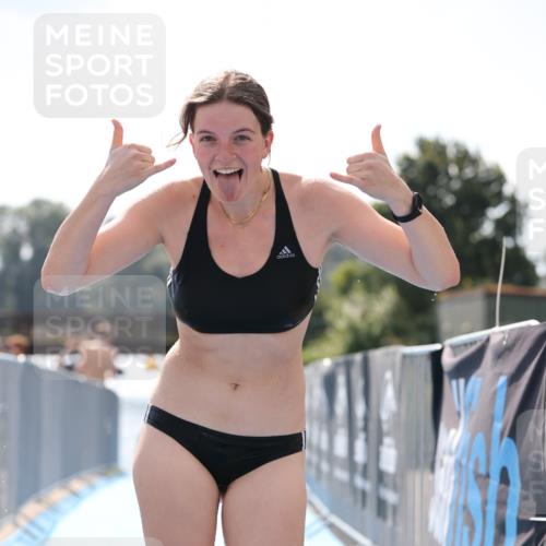 25.08.2024 - Elbe Triathlon Hamburg H.Heesch http://msf.ph/oto/6847759 25.08.2024 14:58:46 Schwimmen  meine-sportfotos.de