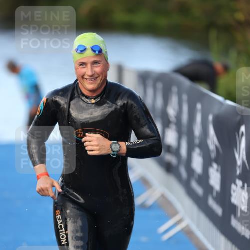 25.08.2024 - Elbe Triathlon Hamburg H.Heesch http://msf.ph/oto/6847766 25.08.2024 08:52:32 Schwimmen 128, 156 meine-sportfotos.de