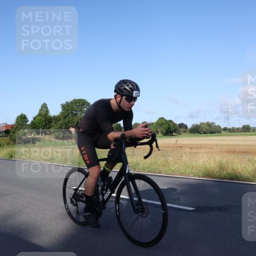25.08.2024 - Elbe Triathlon Hamburg Fuchs,  Jonas http://msf.ph/oto/6847769 25.08.2024 09:10:04 Radfahren 45, 76, 202, 95, 166, 64, 248 meine-sportfotos.de