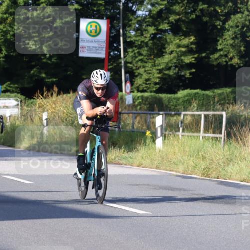 25.08.2024 - Elbe Triathlon Hamburg Fuchs,  Jonas http://msf.ph/oto/6847780 25.08.2024 09:10:06 Radfahren 76, 202, 95, 166, 64, 248, 60 meine-sportfotos.de