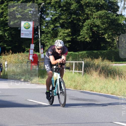 25.08.2024 - Elbe Triathlon Hamburg Fuchs,  Jonas http://msf.ph/oto/6847789 25.08.2024 09:10:06 Radfahren 76, 202, 95, 166, 64, 248, 60 meine-sportfotos.de