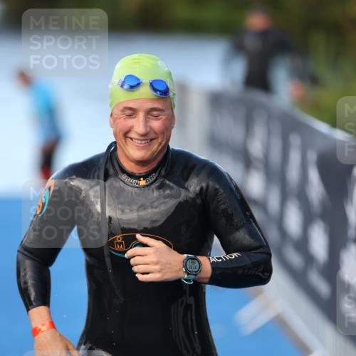 25.08.2024 - Elbe Triathlon Hamburg H.Heesch http://msf.ph/oto/6847801 25.08.2024 08:52:33 Schwimmen 128, 156 meine-sportfotos.de