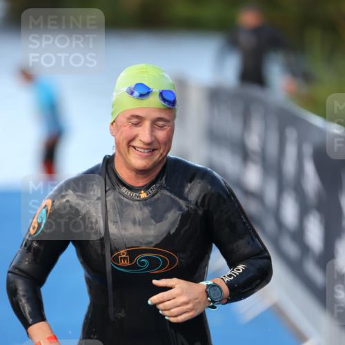 25.08.2024 - Elbe Triathlon Hamburg H.Heesch http://msf.ph/oto/6847806 25.08.2024 08:52:33 Schwimmen 128, 156 meine-sportfotos.de