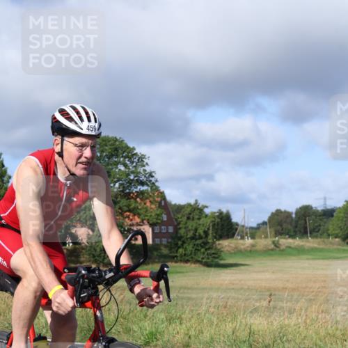 25.08.2024 - Elbe Triathlon Hamburg Fuchs,  Jonas http://msf.ph/oto/6847824 25.08.2024 09:52:21 Radfahren 459 meine-sportfotos.de