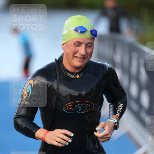 25.08.2024 - Elbe Triathlon Hamburg H.Heesch http://msf.ph/oto/6847825 25.08.2024 08:52:33 Schwimmen 128, 156 meine-sportfotos.de