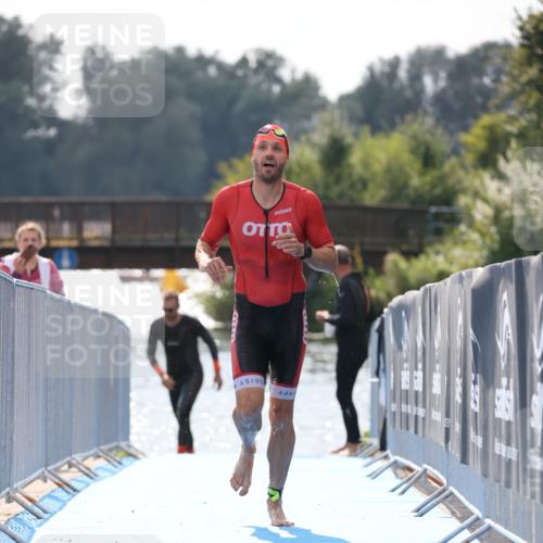 25.08.2024 - Elbe Triathlon Hamburg H.Heesch http://msf.ph/oto/6847843 25.08.2024 15:05:02 Schwimmen  meine-sportfotos.de