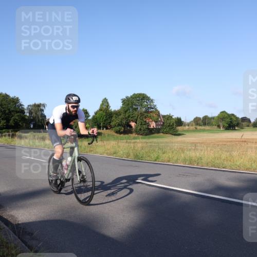 25.08.2024 - Elbe Triathlon Hamburg Fuchs,  Jonas http://msf.ph/oto/6847896 25.08.2024 09:10:10 Radfahren 95, 166, 64, 248, 60 meine-sportfotos.de