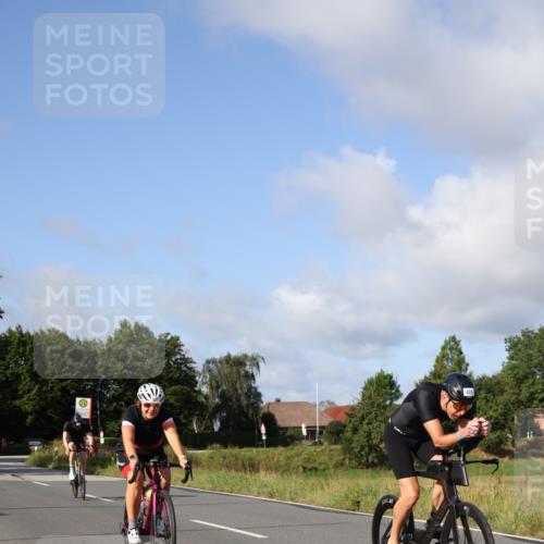 25.08.2024 - Elbe Triathlon Hamburg Fuchs,  Jonas http://msf.ph/oto/6847904 25.08.2024 09:52:35 Radfahren 389, 289, 426, 527, 309 meine-sportfotos.de