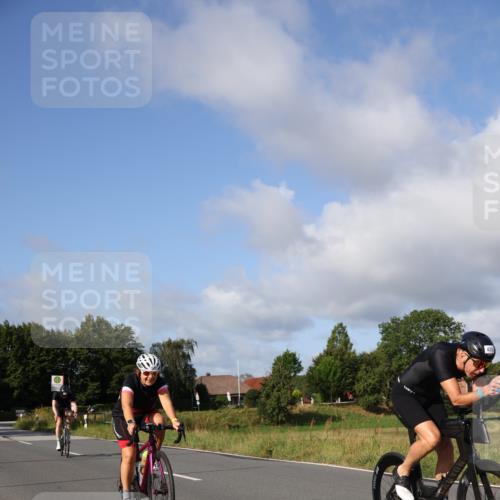 25.08.2024 - Elbe Triathlon Hamburg Fuchs,  Jonas http://msf.ph/oto/6847908 25.08.2024 09:52:35 Radfahren 389, 289, 426, 527, 309 meine-sportfotos.de